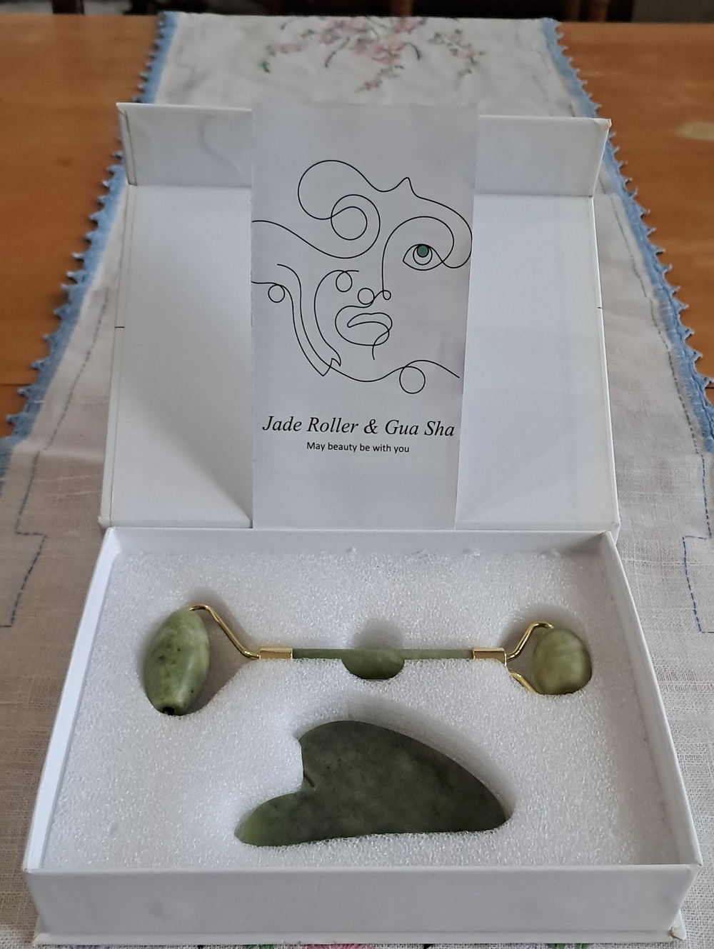 Jade Roller & Gua Sha Skincare Set